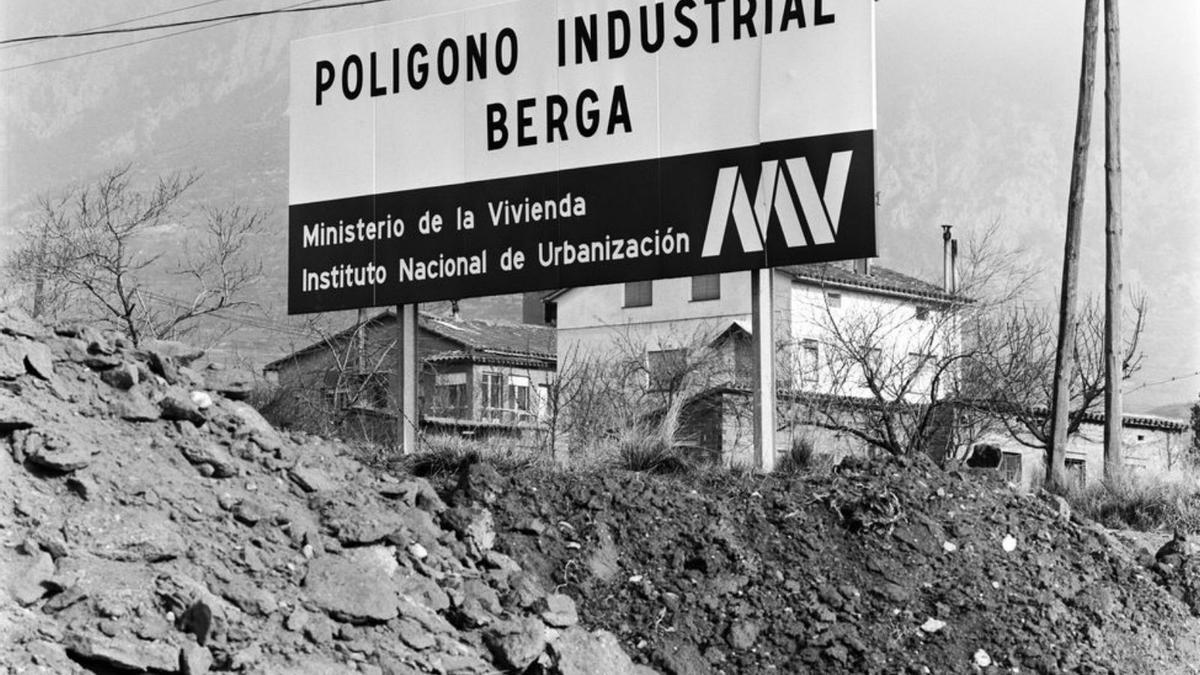 Un dels primers cartells del polígon industrial La Valldan | FOTO LUIGI