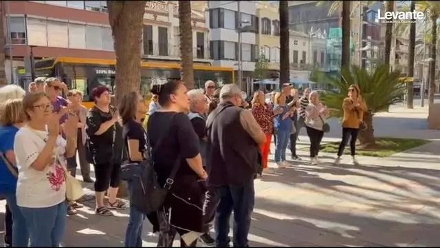 Indignación en Catarroja por la ecotasa de basuras que triplica los recibos del agua