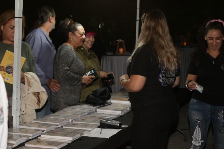 Presentación del libro "Agueda Alma de Acero" en la Casa de Cultura de Gandia