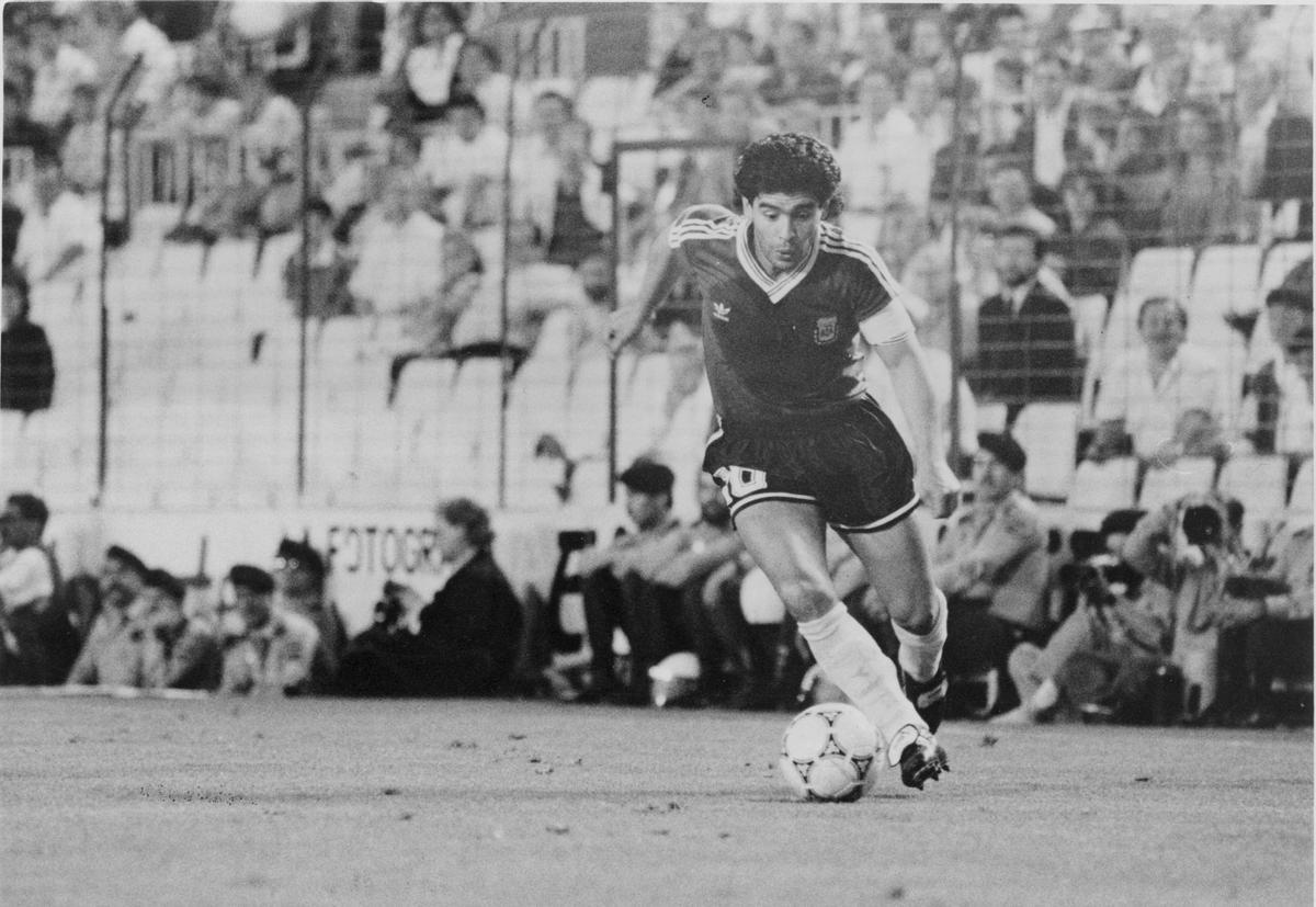 Cuando Maradona estuvo en Mestalla