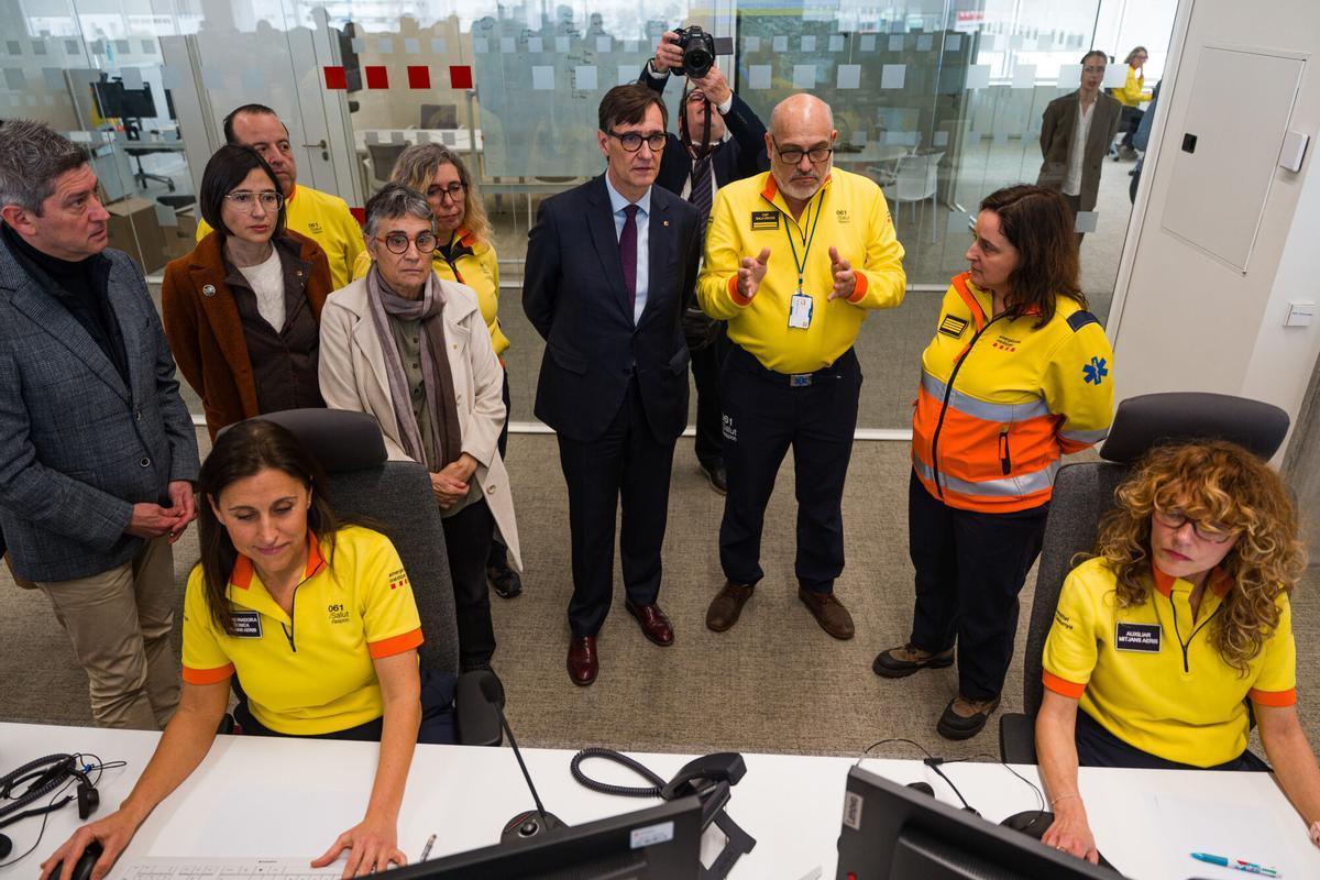 El presidente Salvador Illa, junto a Olga Pané y Núria Parlon, inaugura la nueva sede del Sistema d'Emergències Mèdiques (SEM), en L´Hospitalet de Llobregato