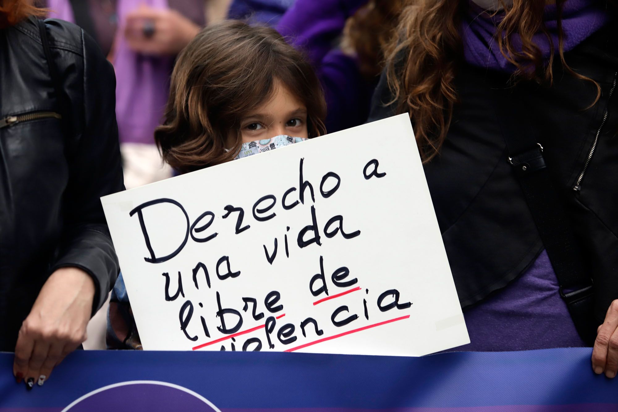 Las imágenes de la marcha multitudinaria por el Día Internacional de la Mujer en Málaga.