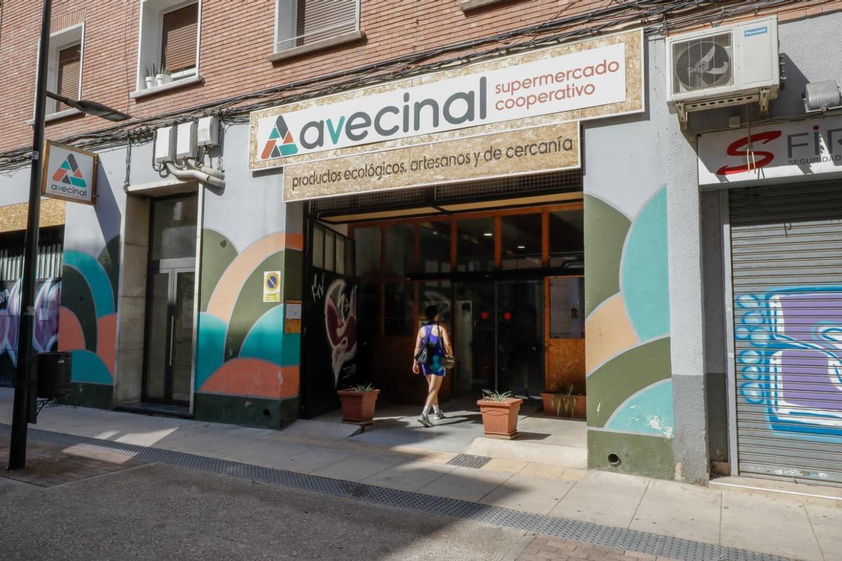 A Vecinal se encuentra en la calle Santiago Lapuente de Zaragoza.