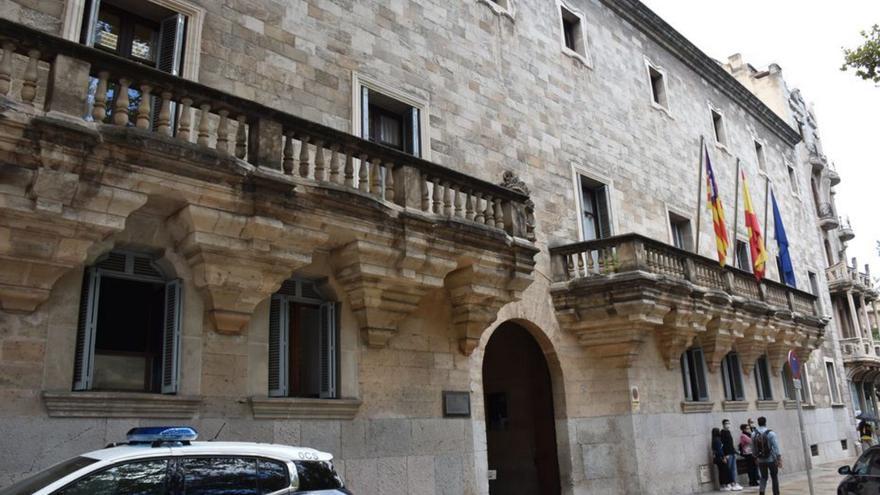 Fachada de la sede en Palma de la Audiencia Provincial.