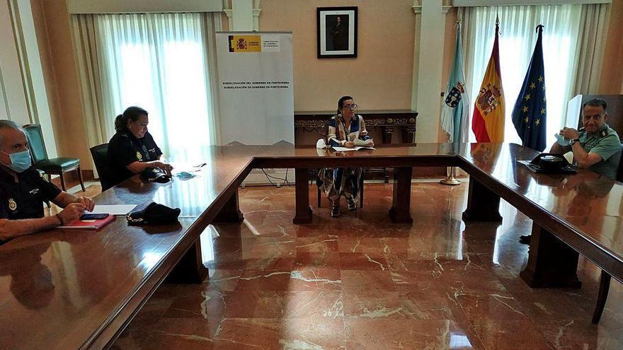 Reunión presidida por Maica Larriba en la Subdelegación de Gobierno.