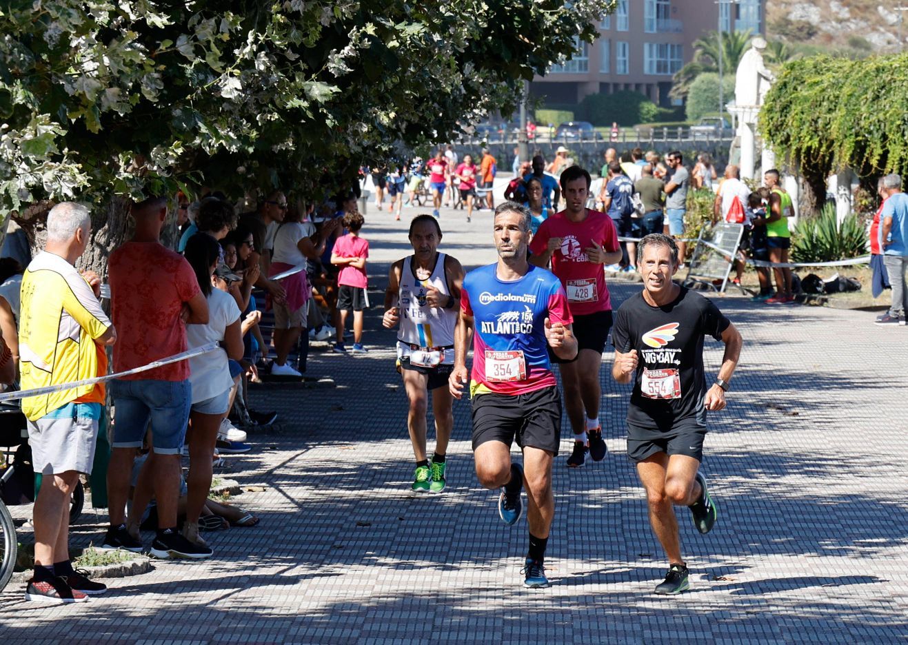 Baiona suda a ritmo de zapatilla y zumba