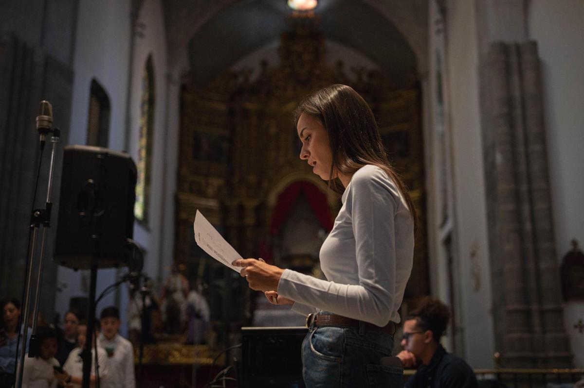 Estefanía Benedicto, durante la grabación del himno del papa a España que se desarrolló en la Catedral de La Laguna.