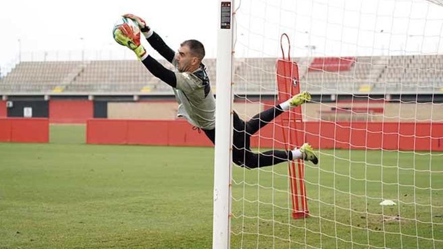 Manolo Reina en una imagen de la vuelta a los entrenamientos tras la cuarentena.