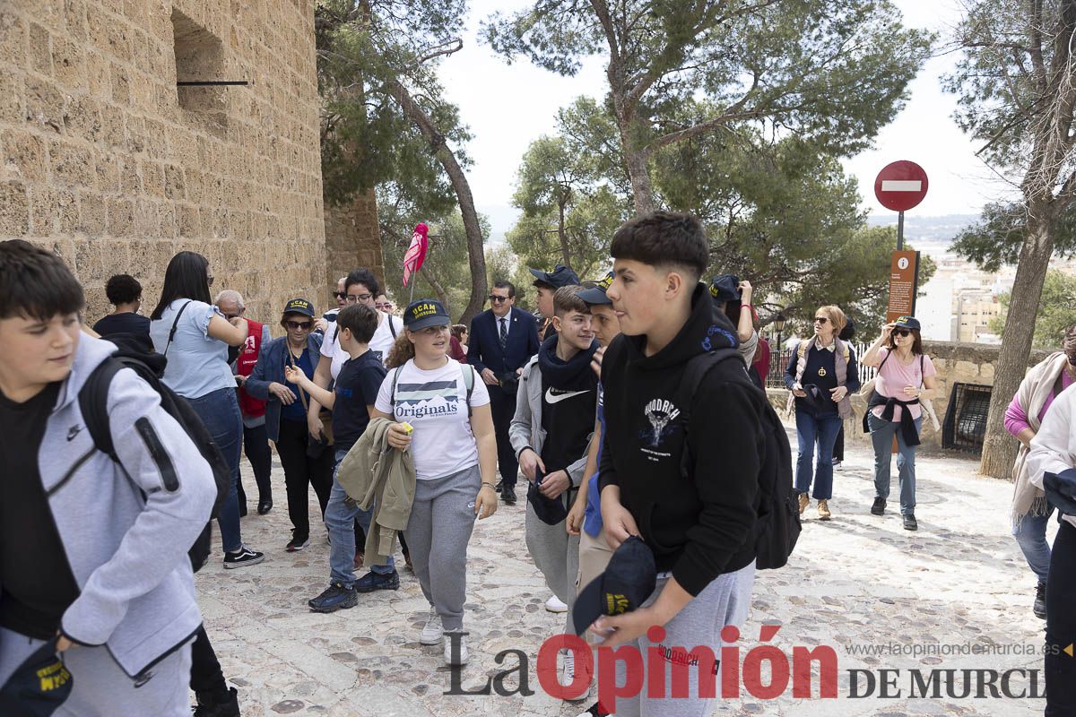 La vicaría de Cartagena, la UCAM, junto a asociaciones y peregrinos de toda España se ponen a los pies de la Vera Cruz