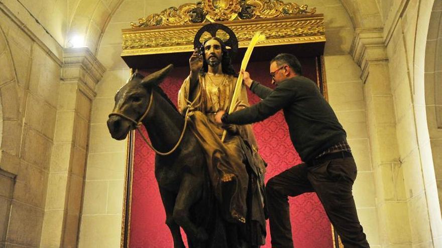 La palma que porta Jesús Triunfante es icónica.  | MATÍAS SEGARRA