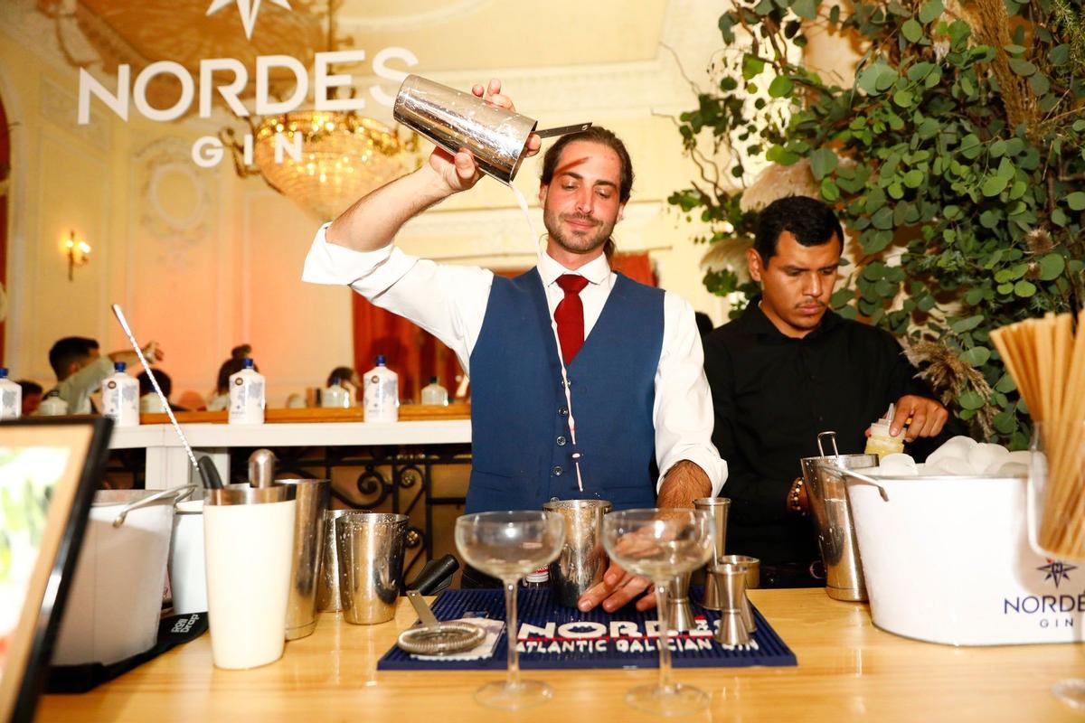 Los mejores cocktails de Nordés Gin venían acompañados de mucho ritmo y diversión