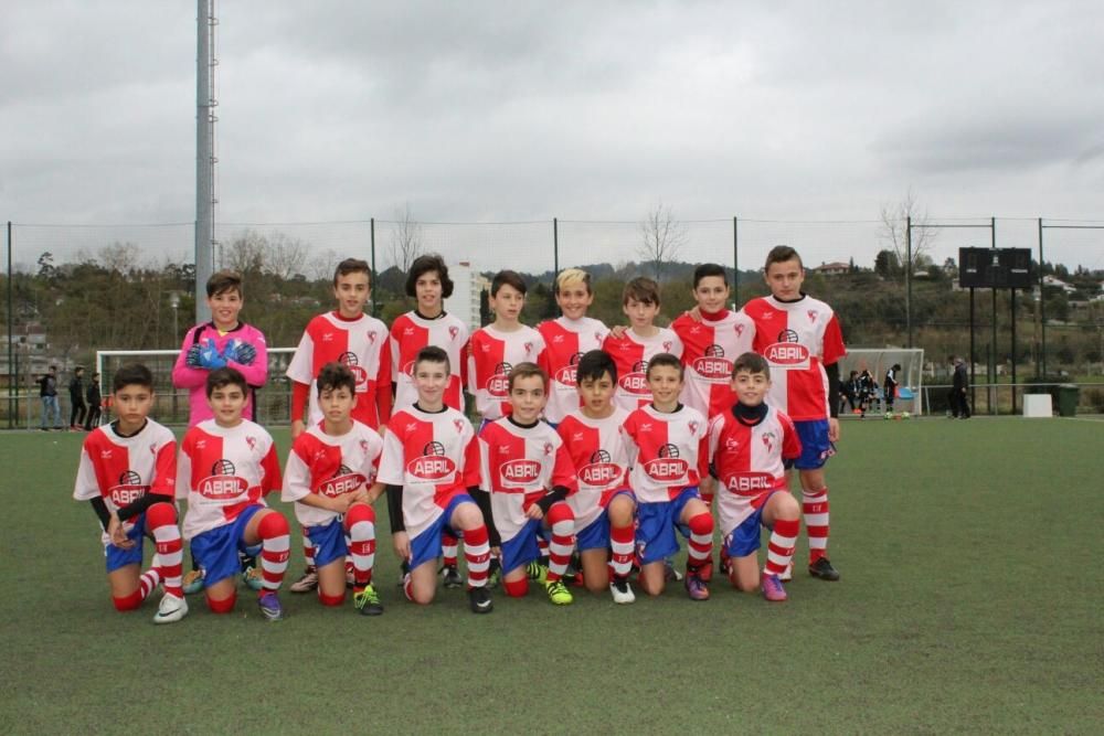 El Arosa alevín F11 celebra el título de Liga