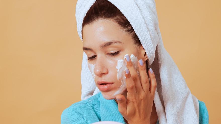 Cuidados de la piel: esto es lo que debes saber sobre los ácidos exfoliantes