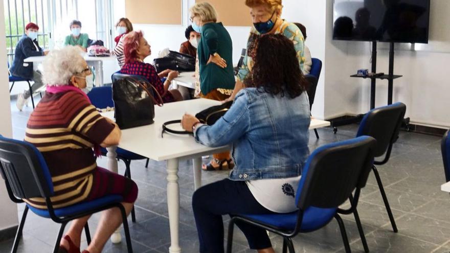 Mensajeros de la Paz activa un proyecto para combatir la soledad de los mayores