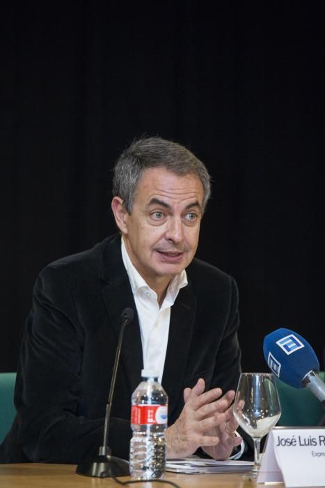 Acto del expresidente José Luis Rodríguez Zapatero en Oviedo.