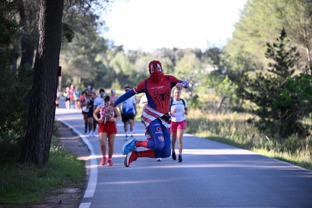 Mira aquí todas las imágenes de la Santa Eulària Ibiza Marathon Mira aquí todas las imágenes de la Santa Eulària Ibiza Marathon