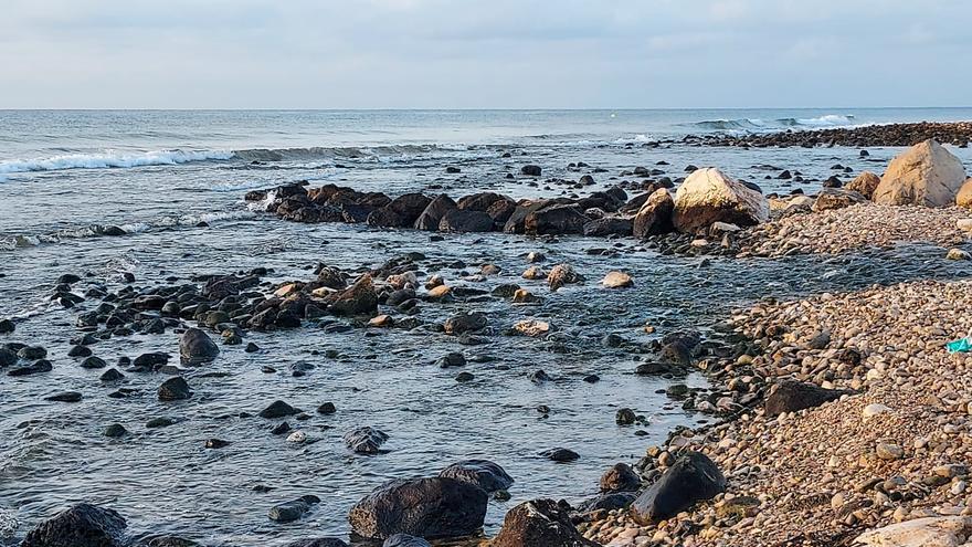 La Generalitat alerta de la contaminación por aguas residuales en la desembocadura del río Seco