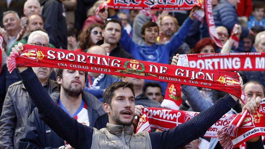 Aficionados del Sporting en el partido frente al Elche.