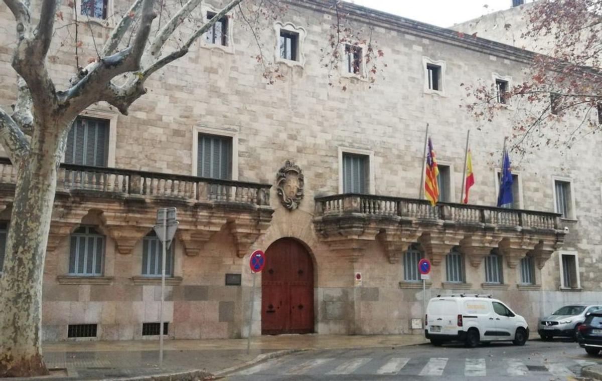 Piden al menos 18 años para un profesor por abusar de varias alumnas menores en Ibiza