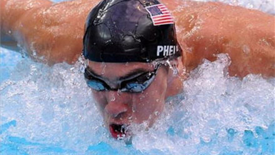 Phelps iguala a Mark Spitz al conseguir su séptimo oro en la final de los 100 metros mariposa