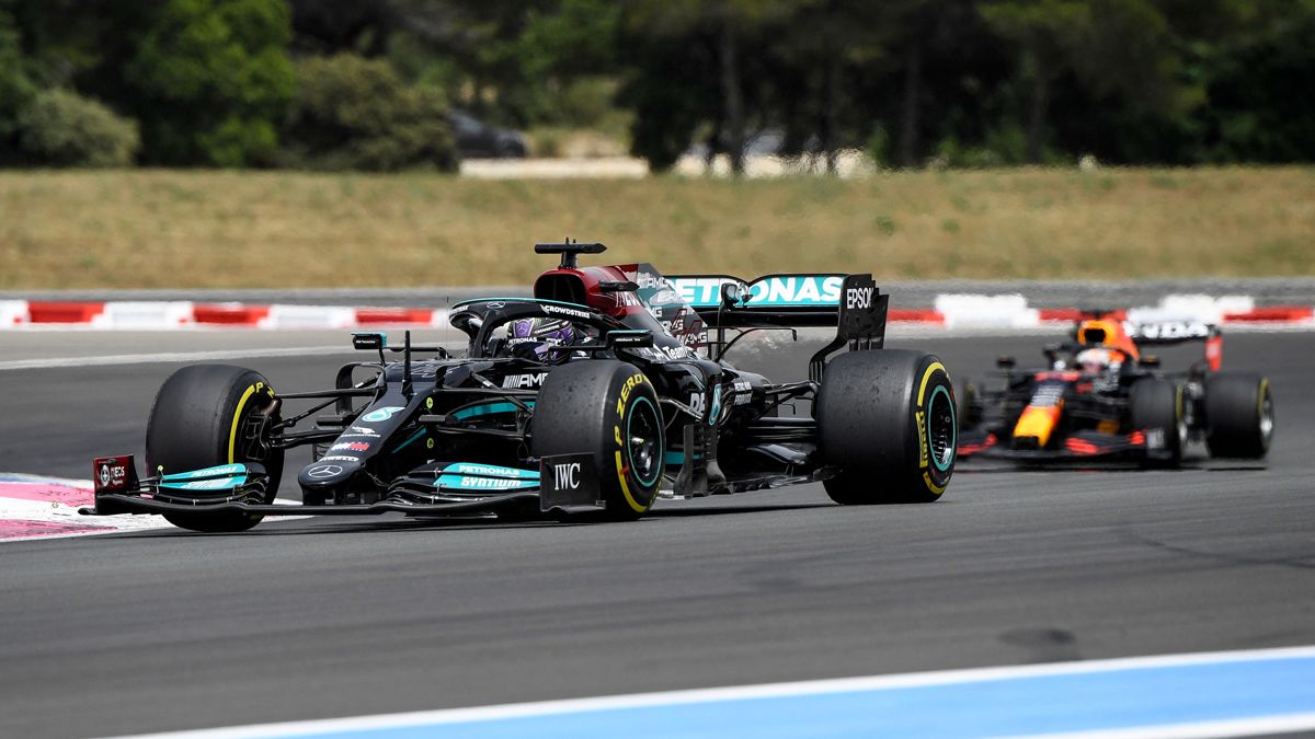 Mercedes durante la carrera de Francia