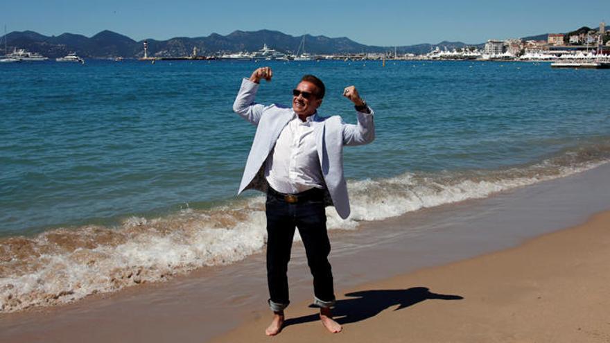 Schwarzenegger posa en Cannes.