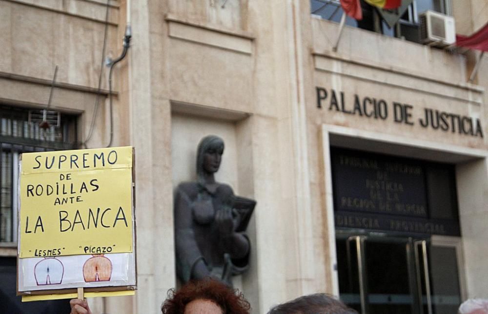 Protesta por la sentencia de las hipotecas en Murcia