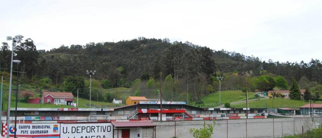 El campo de fútbol Pepe Quimarán, en Posada, sede del Unión Deportiva Llanera.