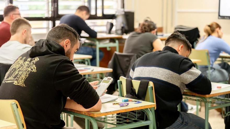 Canarias abre la puerta de la Formación Profesional: cerca de 3.700 personas se examinan para acceder a los ciclos formativos