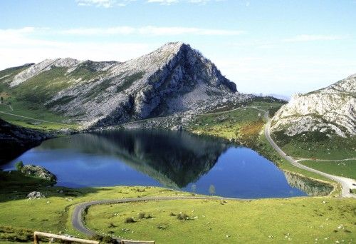 El Lago de Enol, en los Picos de Europa