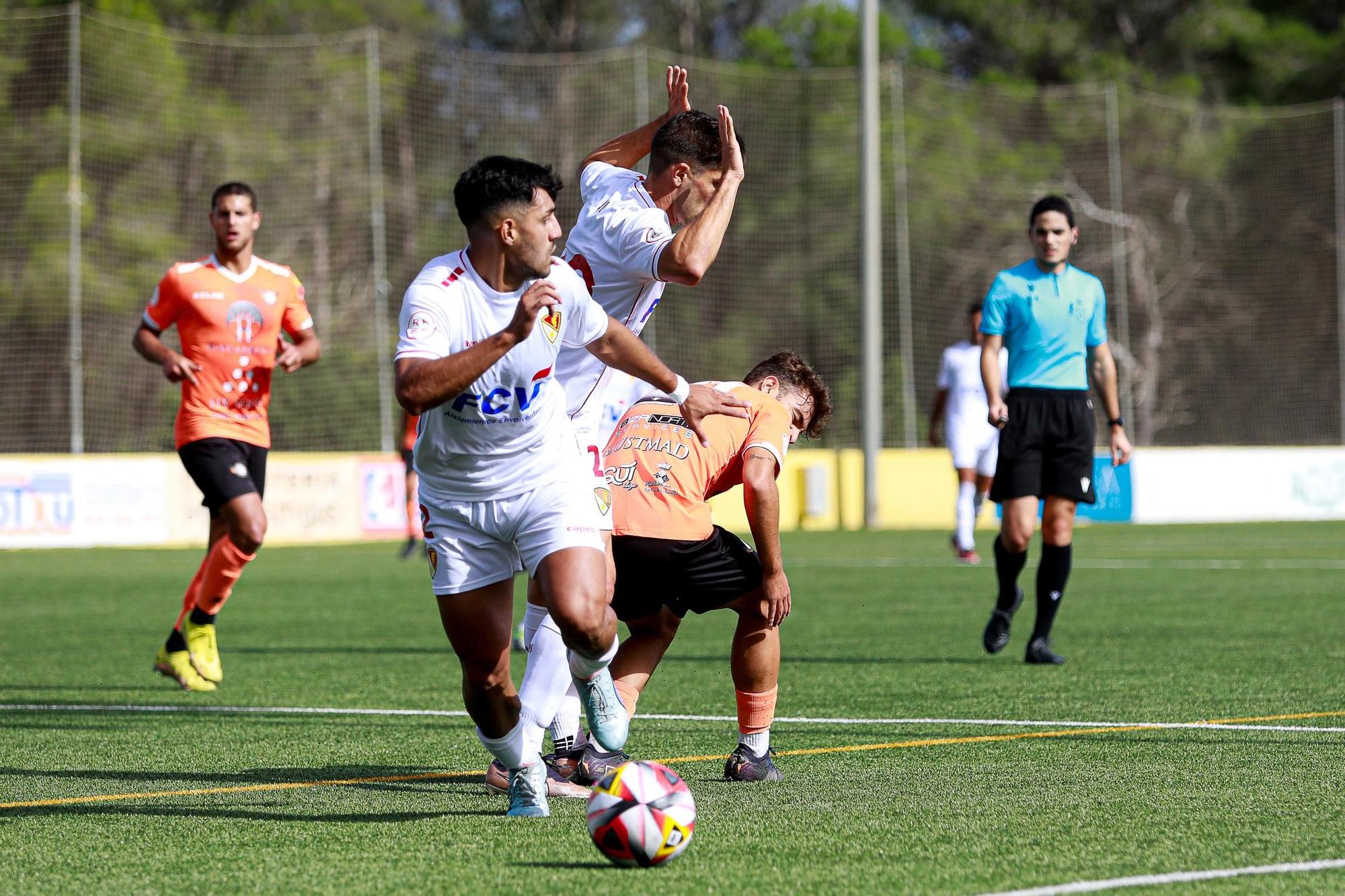 Las fotos del partido entre la Penya Independent y el Terrassa