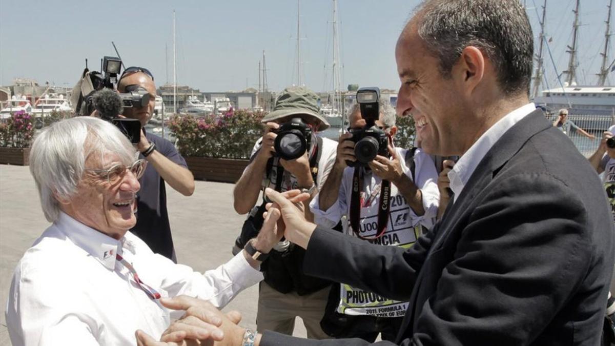 Camps y Ecclestone, en el paddock de la F1 en Valencia