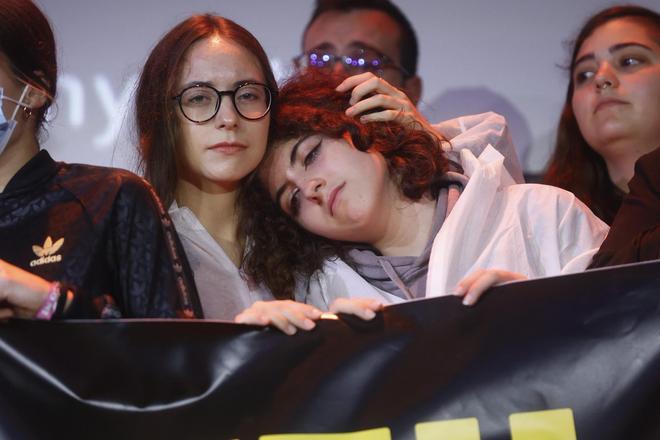 El homenaje a las víctimas de la dana en el teatro Olympia de València, en imágenes