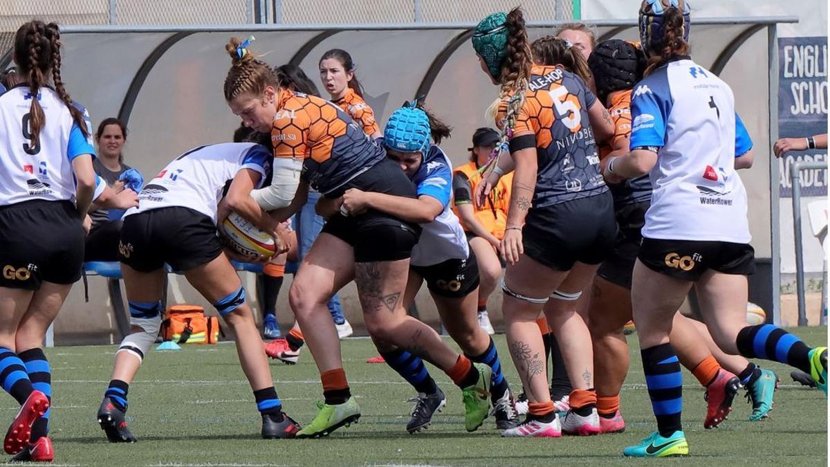 Les Abelles Femenino  aprovechó la oportunidad y, tras una segunda vuelta inmaculada, en la que no ha cedido una sola derrota, se coronó subcampeón y se ganó así el derecho a disputar la promoción de ascenso.