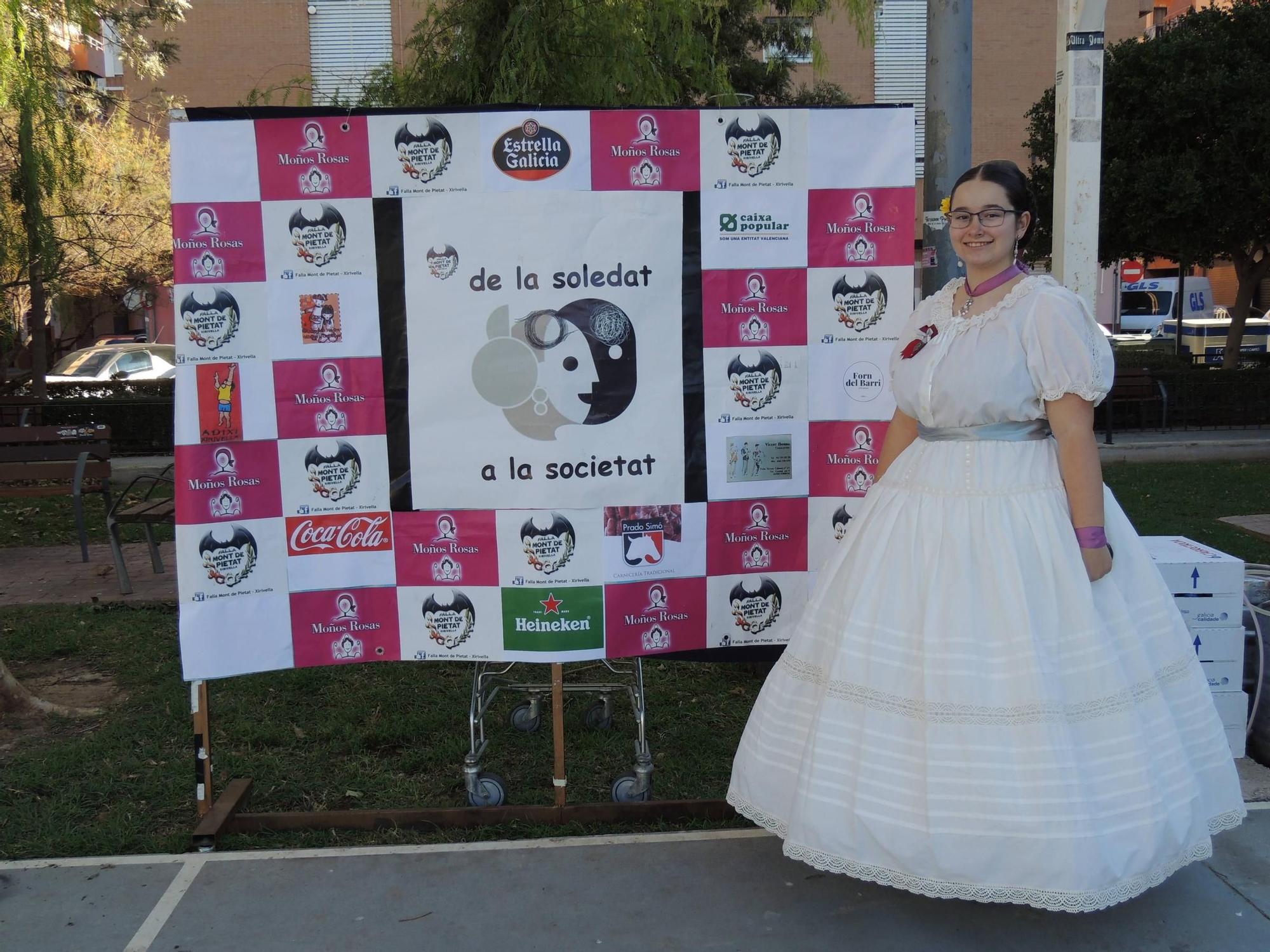 Así fue la espectacular "dansà" en ropa interior de la falla Mont de Pietat