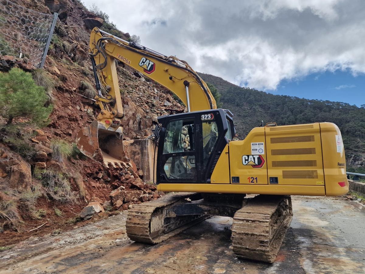 Una vez instalada la malla de protección comenzarán los trabajos para estabilizar la ladera.