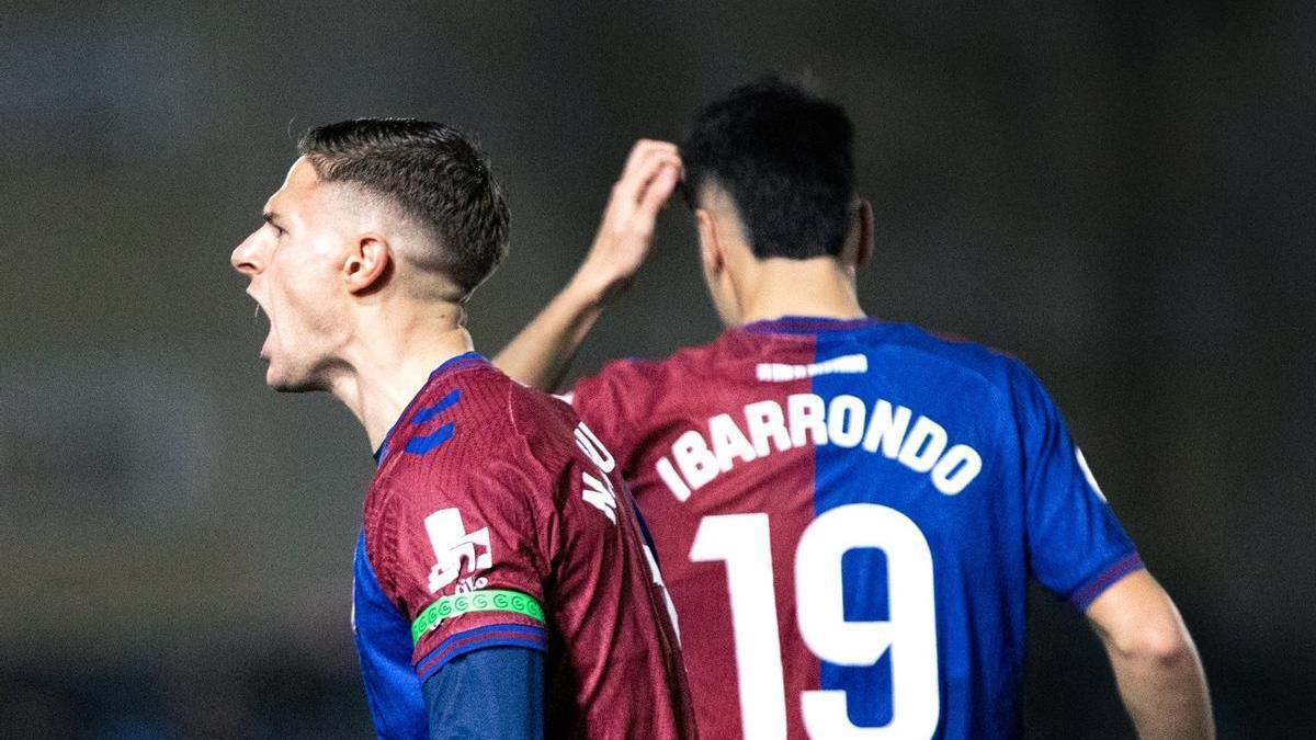 El Eldense acaba con el líder