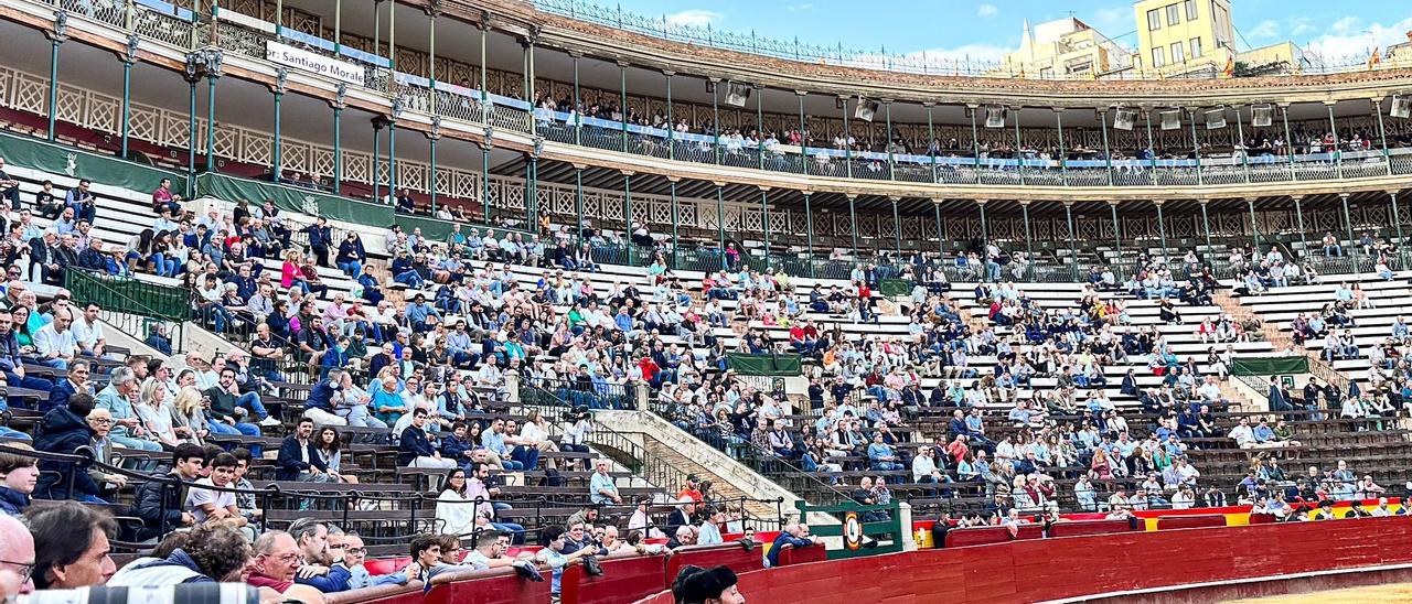 Los tendidos de la plaza de toros de València el pasado 12 de octubre.