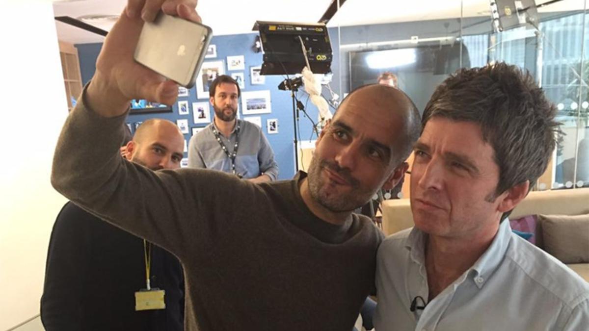 El selfie de Guardiola y Noel Gallagher