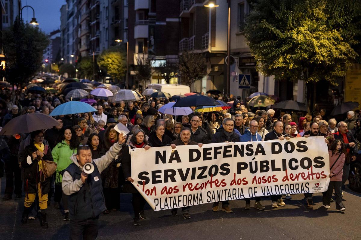A pesar del frío y de la lluvia, la manifestación fue multitudinaria.