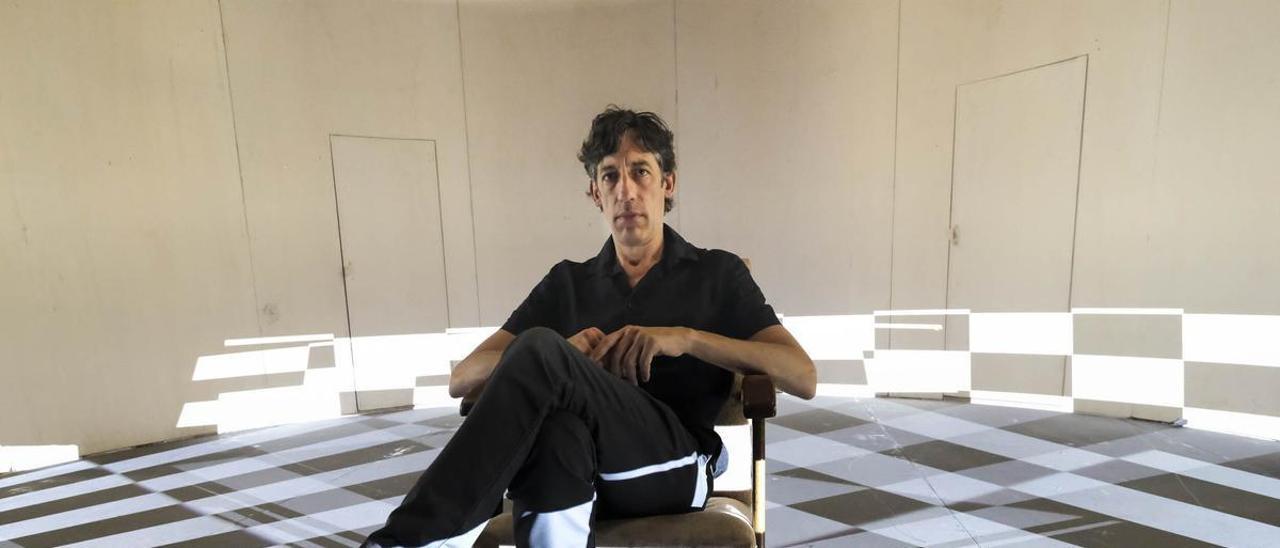 El director y dramaturgo argentino Mariano Pensotti, en el Teatro Pérez Galdós