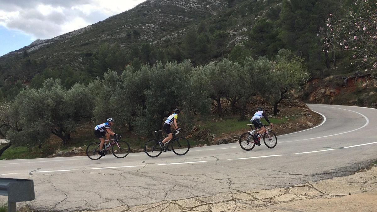 Este pueblo costero potencia el deporte al aire libre, con un especial oferta náutica y cicloturista.