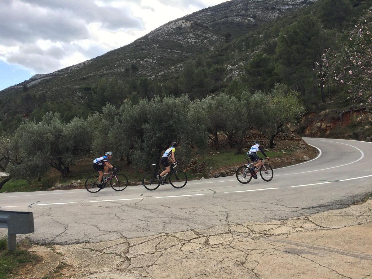 Este pueblo costero potencia el deporte al aire libre, con un especial oferta náutica y cicloturista.