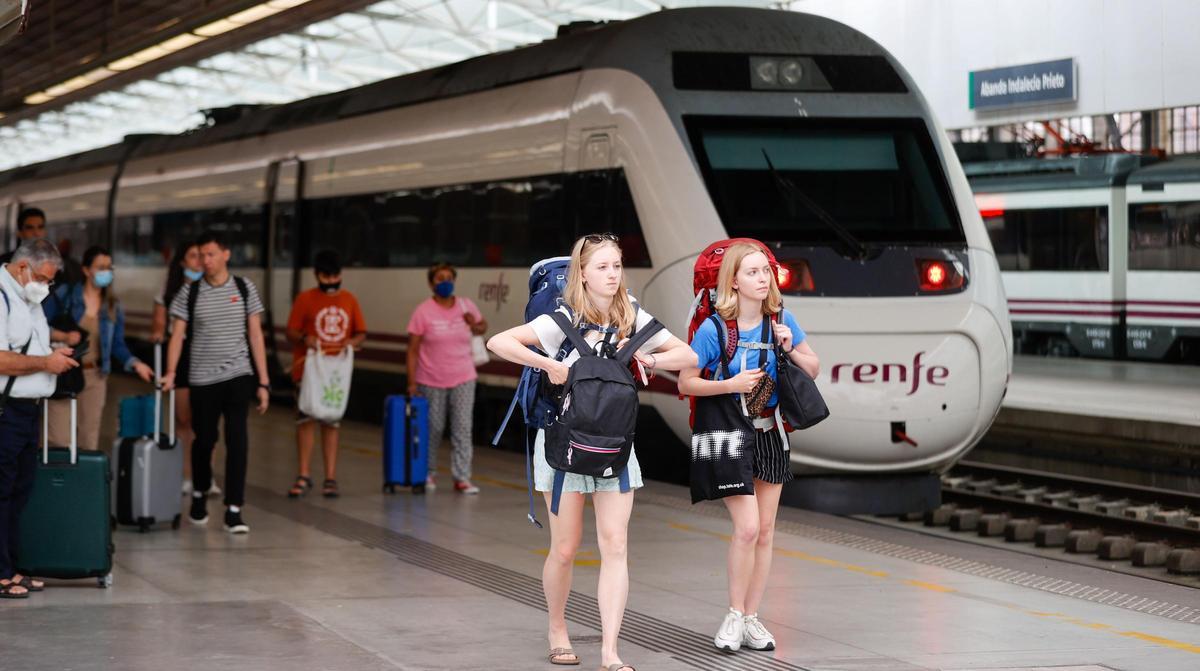 Renfe pone a la venta los billetes del Verano Joven para viajar por España y Europa