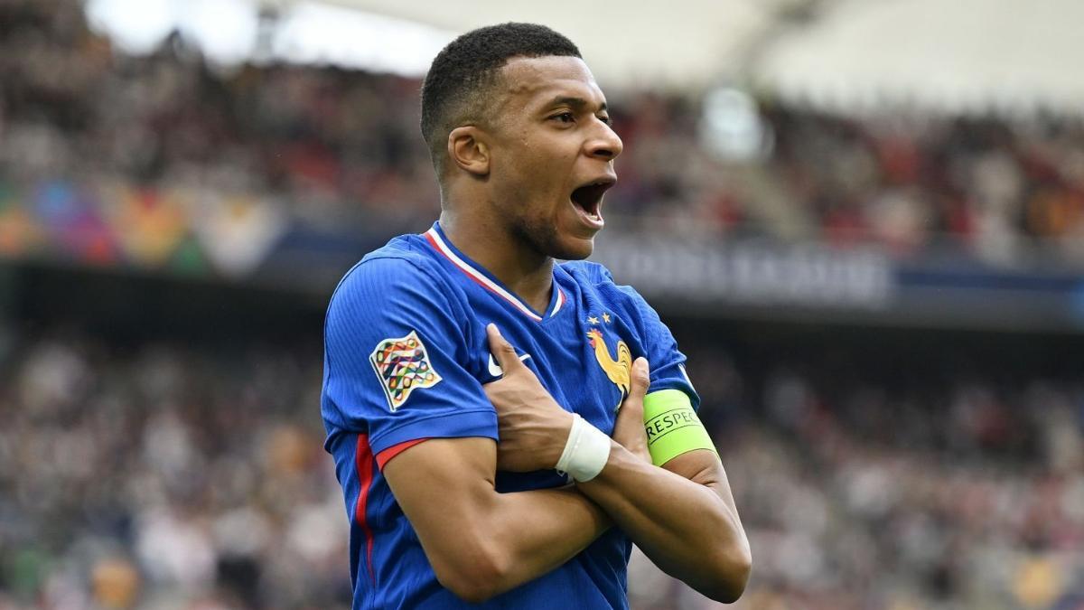 Mbappé alcanzó los 50 goles con Francia