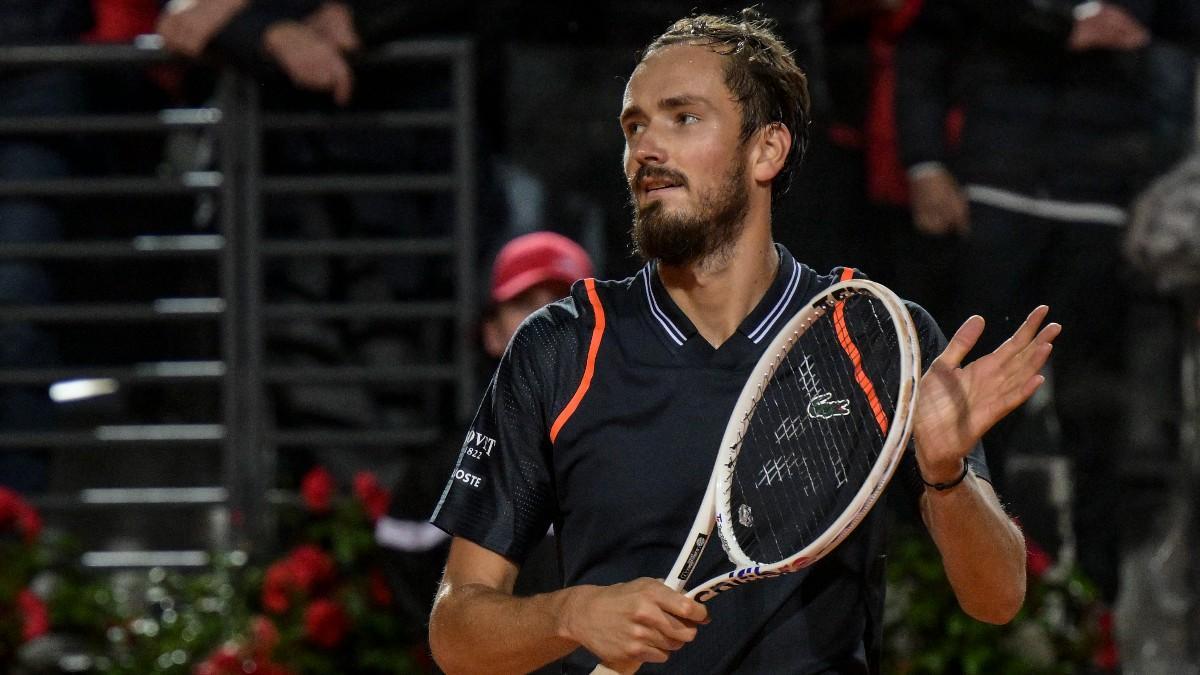 Medvedev, durante su partido con Tsitsipas