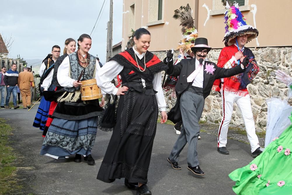 Centenares de personas disfrutaron del tradicional entroido