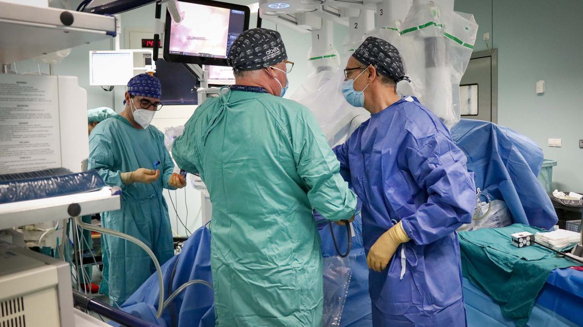 Intervención en el hospital La Fe de València.