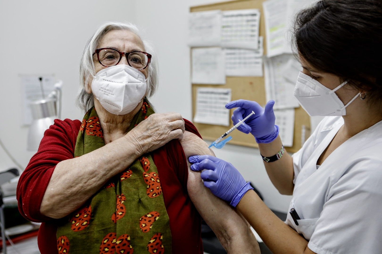 Doble vacunación en Alcoy contra la gripe y el covid