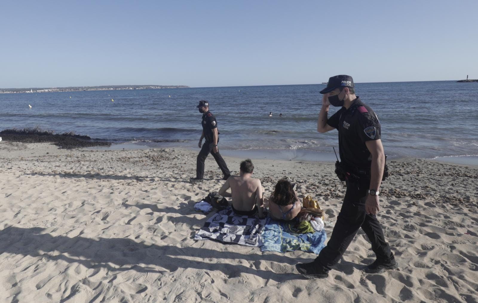 La Policía Local cierra las playas de Palma